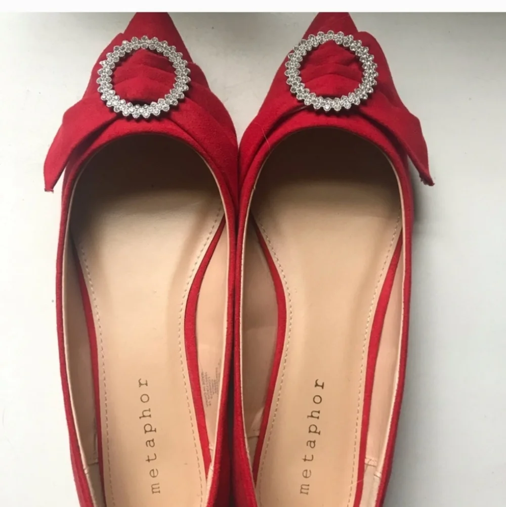 Metaphor Red Pointed Toe Flats Size 9 | Crystal Rhinestone Buckle Party